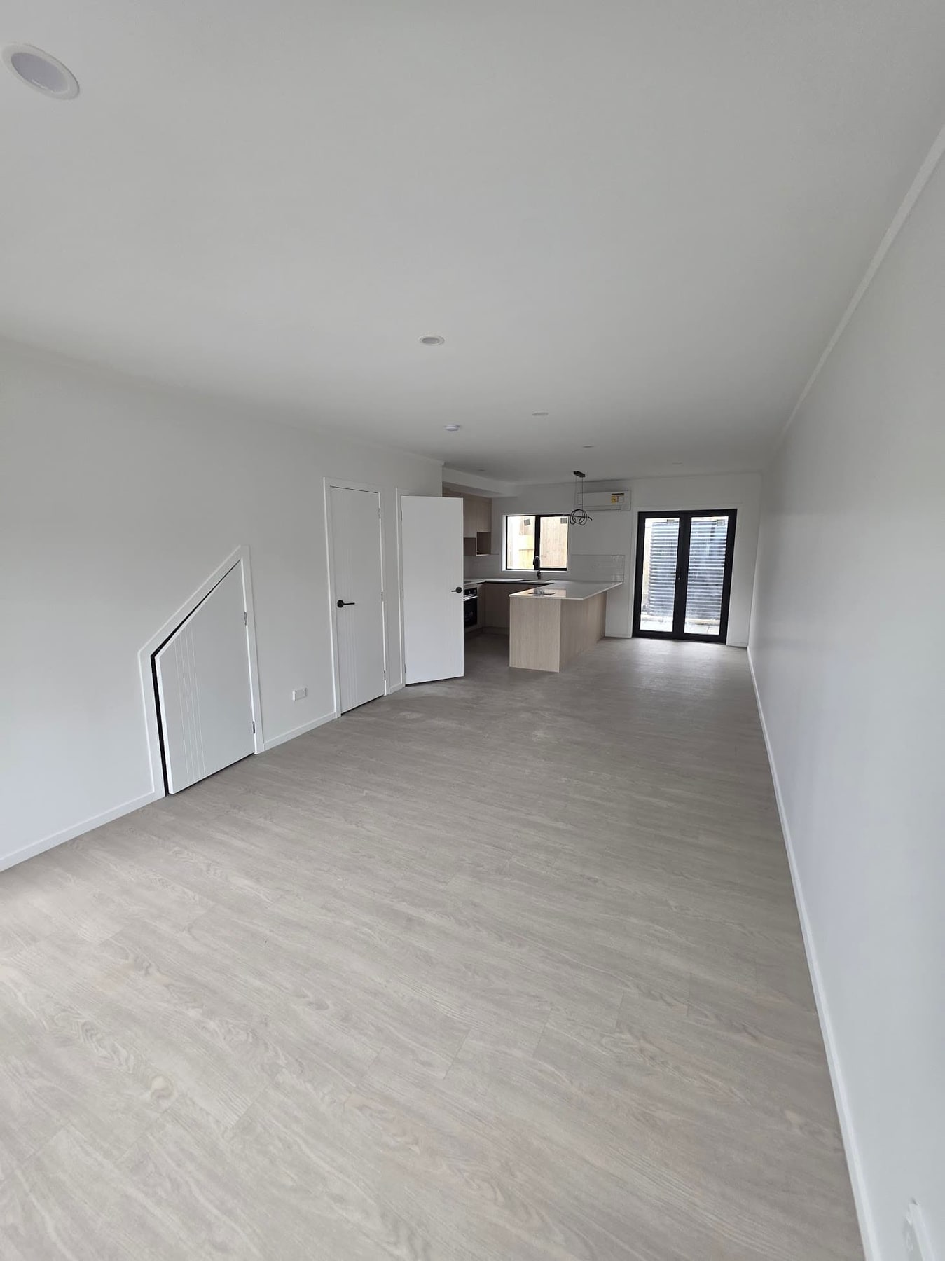 SPC & Vinyl Flooring